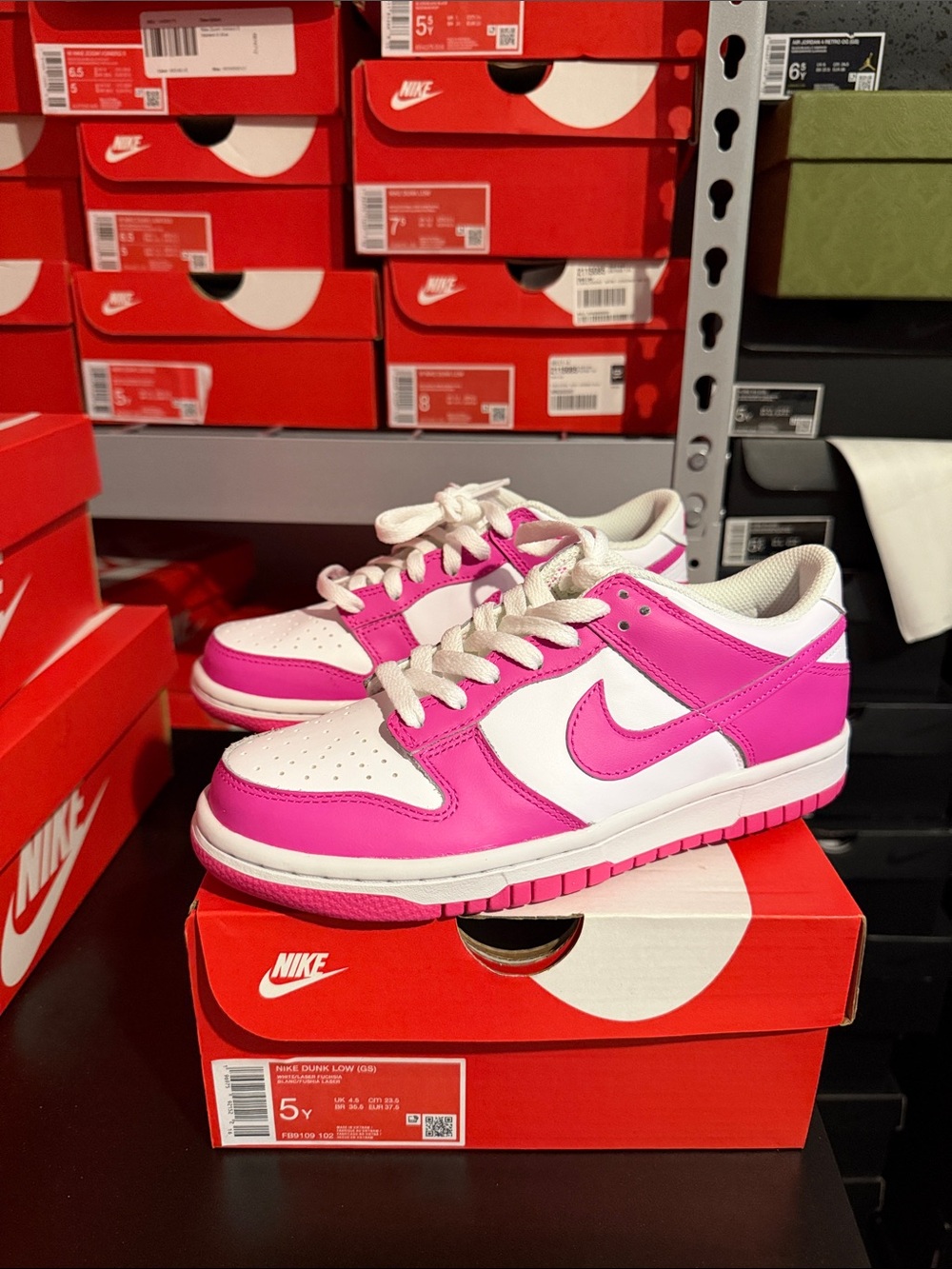 Nike Dunk Low Fuchsia GS Size 5y